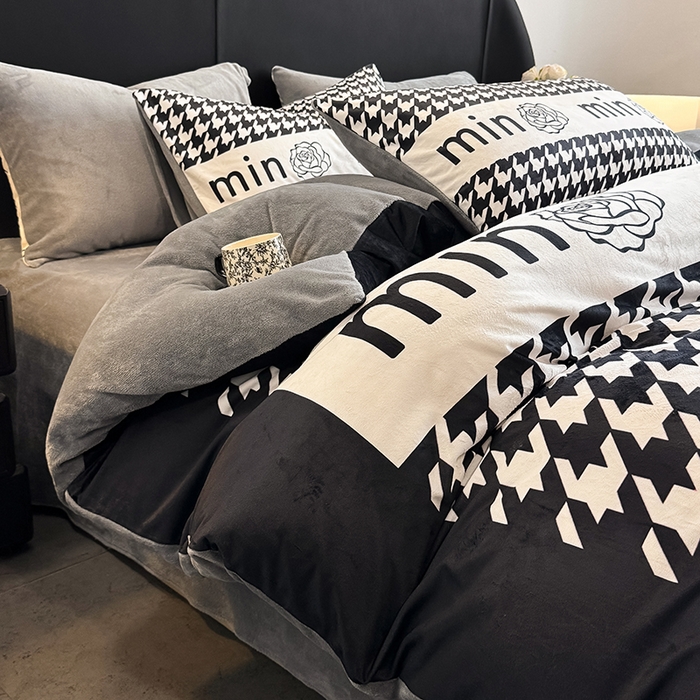 91家纺网 家纺一手货源 找家纺 色鬼布艺高端家居主号 2025秋冬新款宝宝绒牛奶绒四件套提供买家秀 千鸟格min