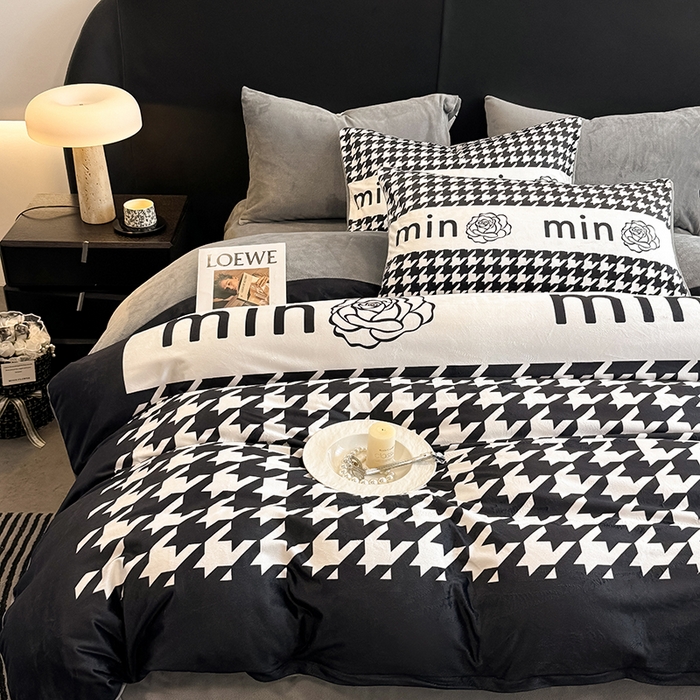 91家纺网 家纺一手货源 找家纺 色鬼布艺高端家居主号 2025秋冬新款宝宝绒牛奶绒四件套提供买家秀 千鸟格min