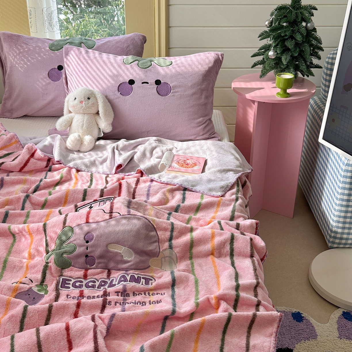 91家纺网 家纺一手货源 找家纺 柚子YOUTH 2025新款牛奶绒羊绒多功能毯毯子 充电茄子