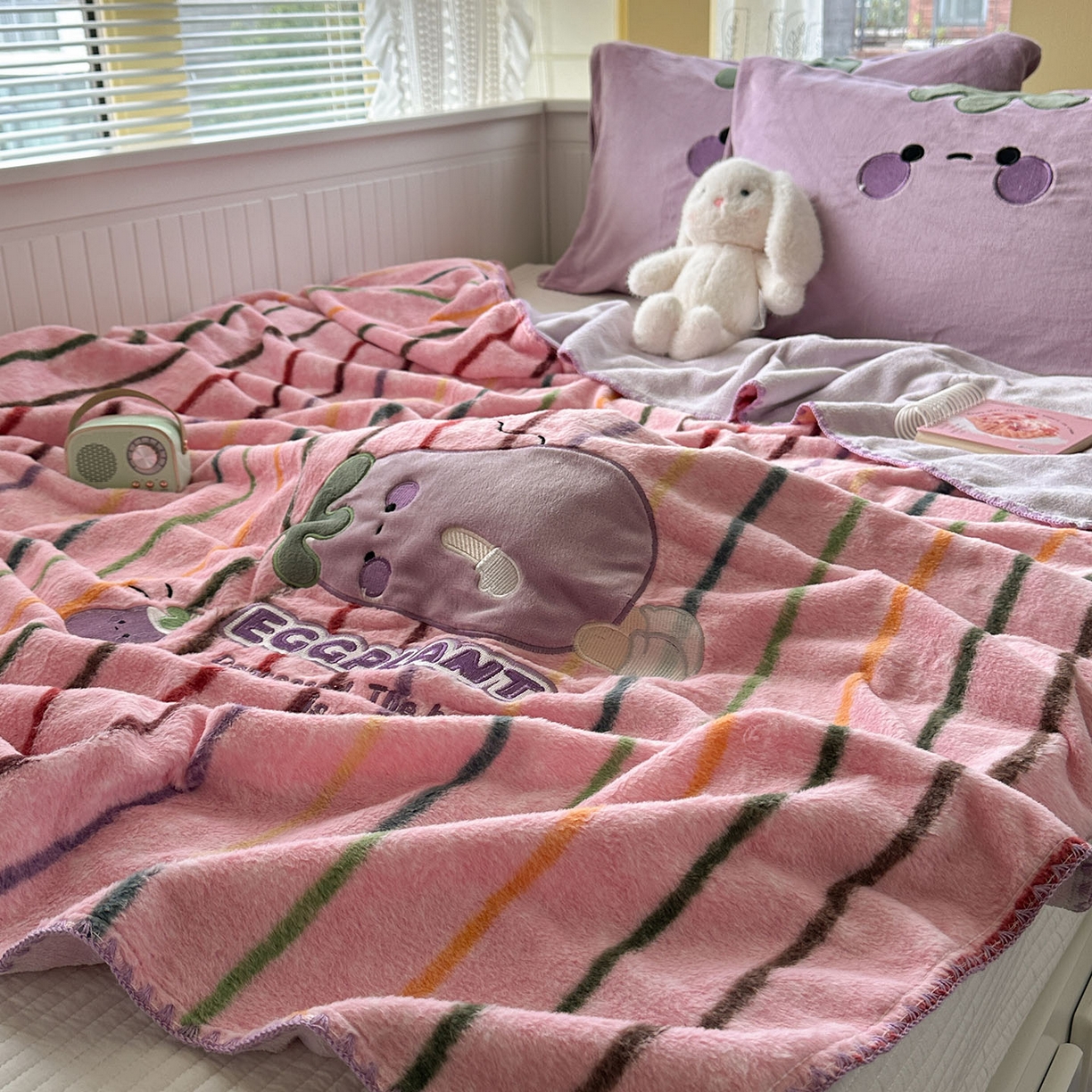 91家纺网 家纺一手货源 找家纺 柚子YOUTH 2025新款牛奶绒羊绒多功能毯毯子 充电茄子