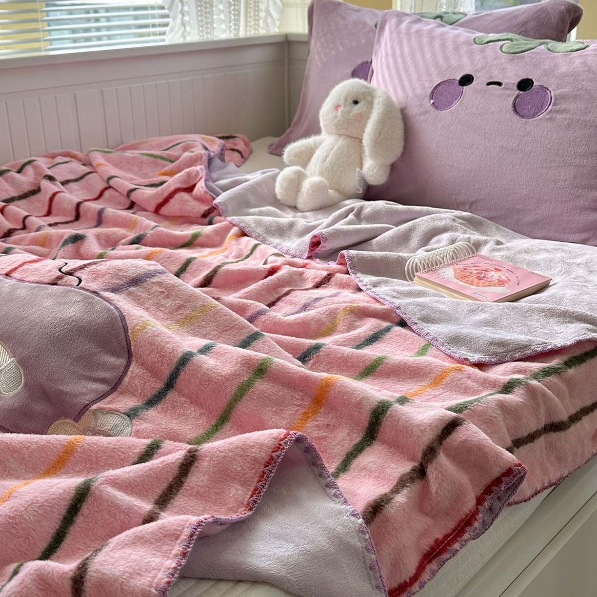 91家纺网 家纺一手货源 找家纺 柚子YOUTH 2025新款牛奶绒羊绒多功能毯毯子 充电茄子