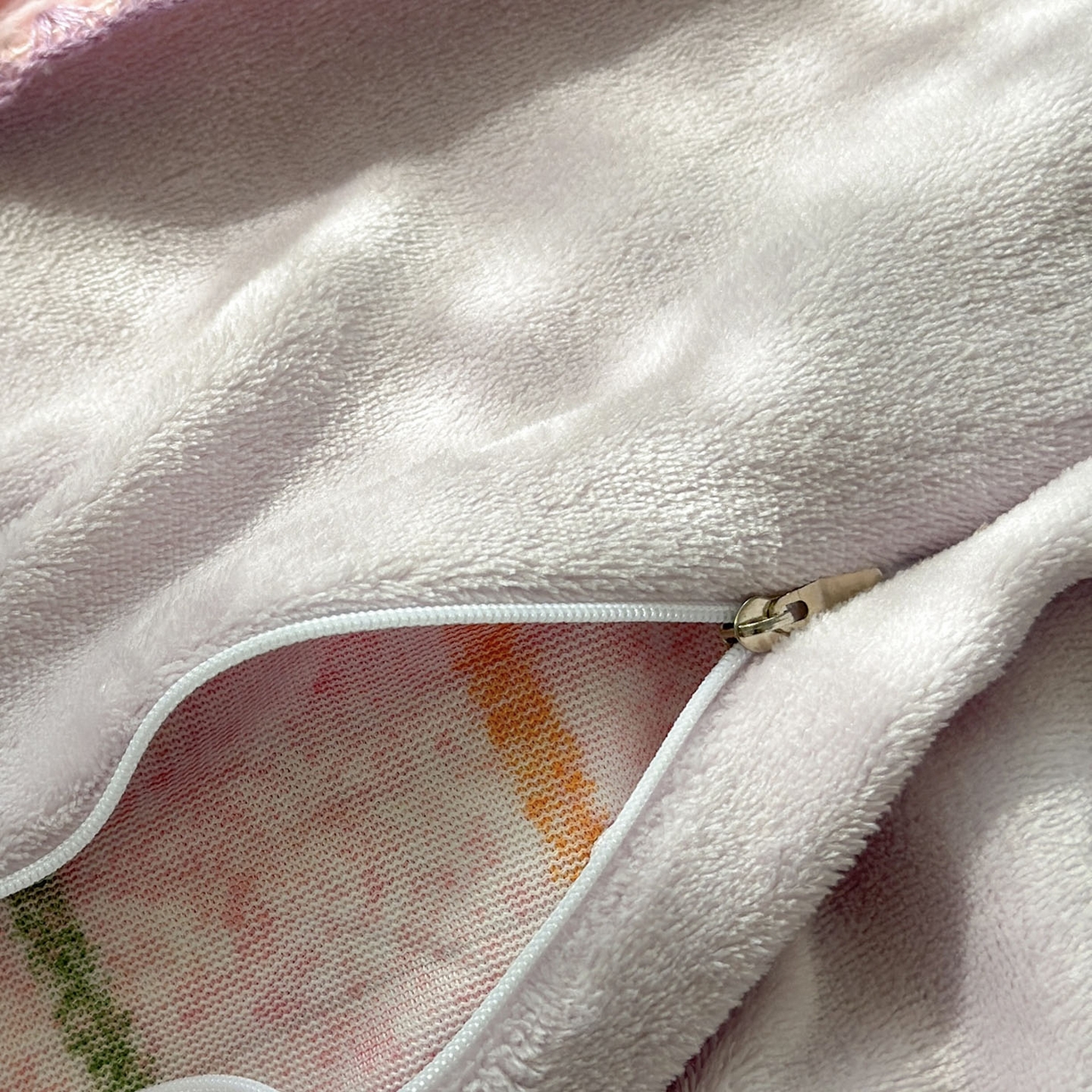 91家纺网 家纺一手货源 找家纺 柚子YOUTH 2025新款牛奶绒羊绒多功能毯毯子 充电茄子