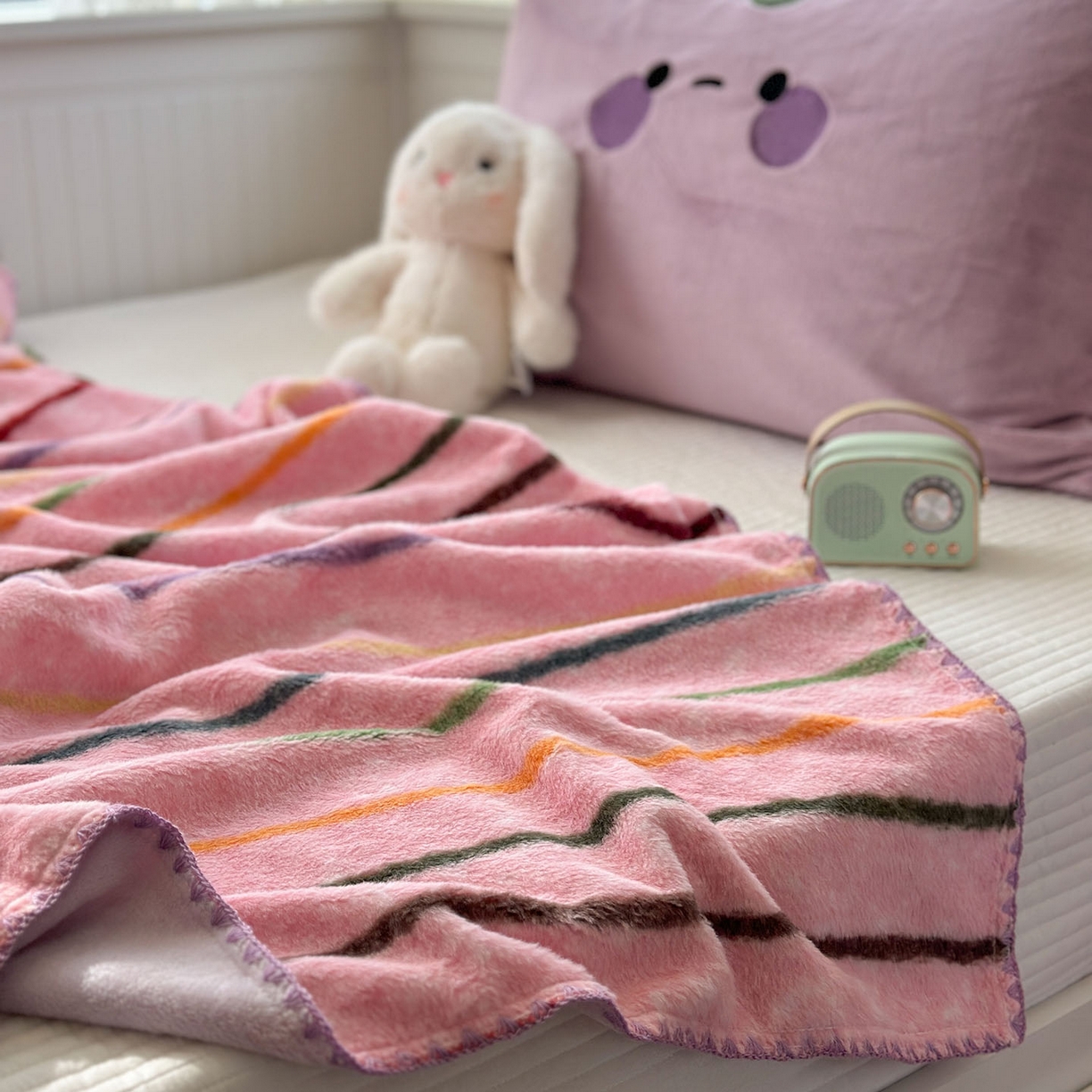 91家纺网 家纺一手货源 找家纺 柚子YOUTH 2025新款牛奶绒羊绒多功能毯毯子 充电茄子