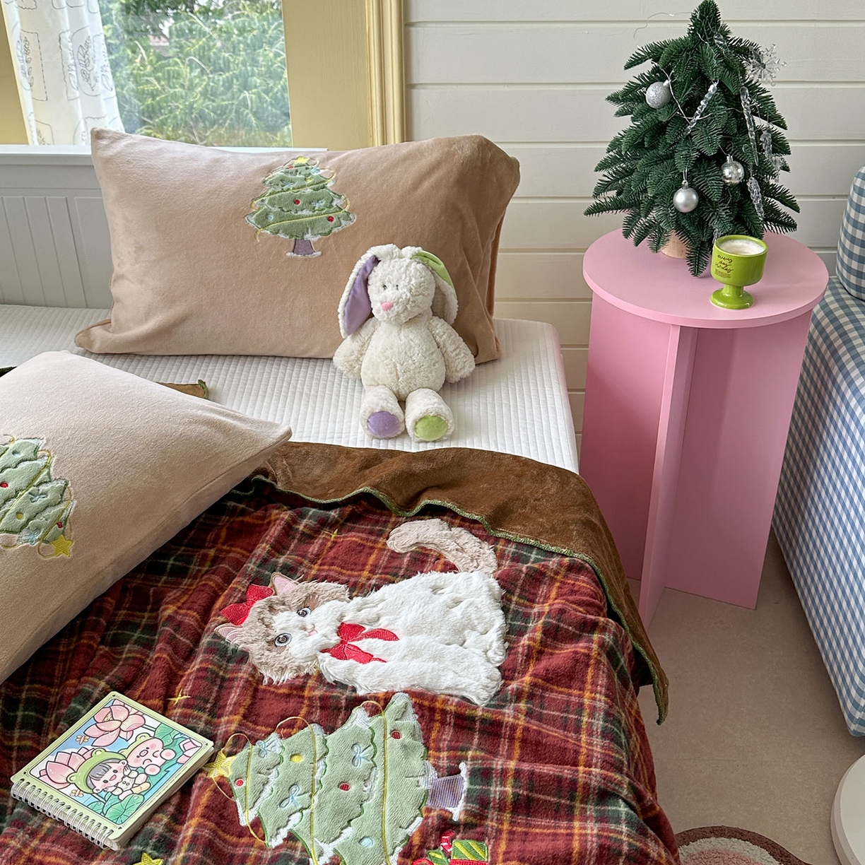 91家纺网 家纺一手货源 找家纺 柚子YOUTH 2025新款牛奶绒羊绒多功能毯毯子 红格猫