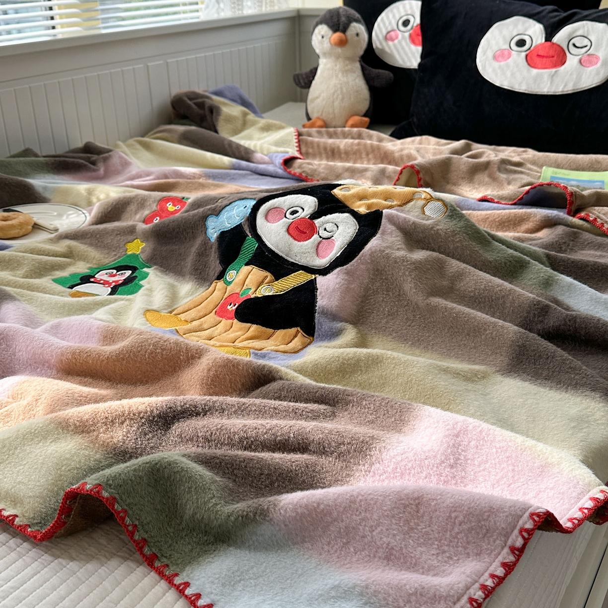 91家纺网 家纺一手货源 找家纺 柚子YOUTH 2025新款牛奶绒羊绒多功能毯毯子 糖心企鹅