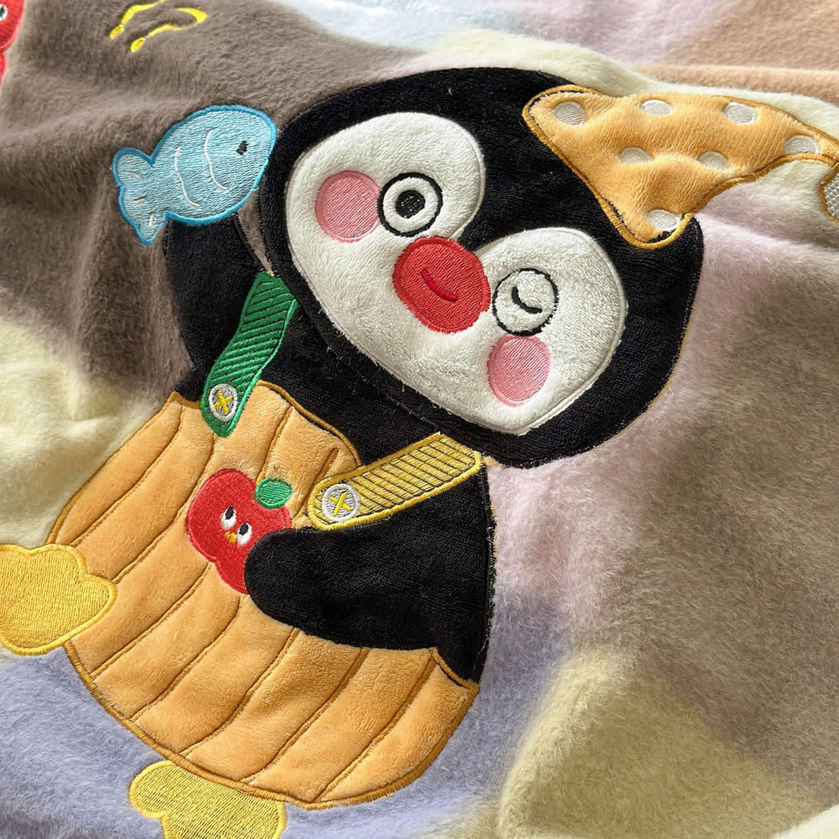 91家纺网 家纺一手货源 找家纺 柚子YOUTH 2025新款牛奶绒羊绒多功能毯毯子 糖心企鹅