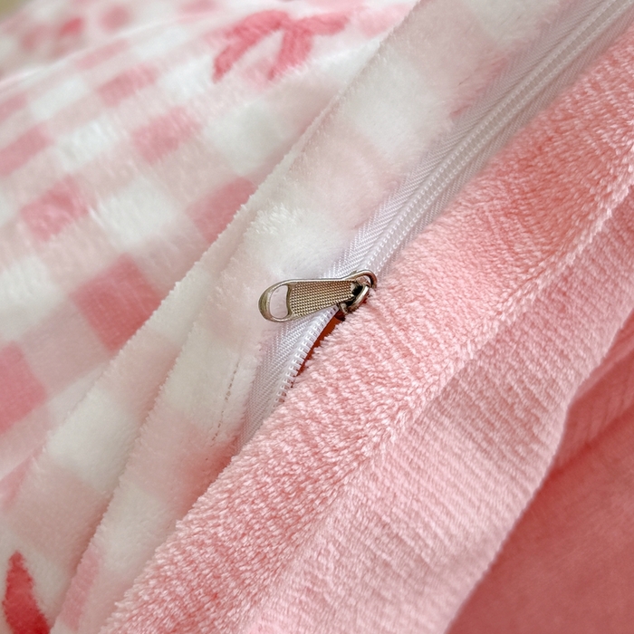 91家纺网 家纺一手货源 找家纺 鸿羽樱家纺《原伊菲晓》 2025新款花仙子系列印花牛奶绒床盖炕垫炕盖四件套-云裳 云裳-花样甜心