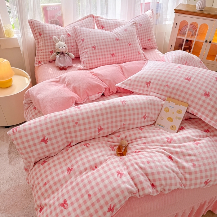 91家纺网 家纺一手货源 找家纺 鸿羽樱家纺《原伊菲晓》 2025新款花仙子系列印花牛奶绒床盖炕垫炕盖四件套-云裳 云裳-花样甜心