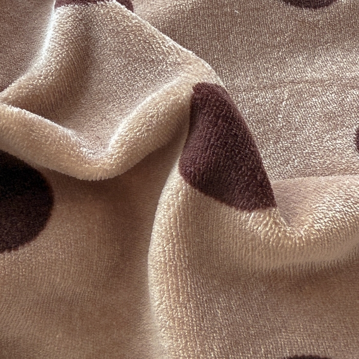 91家纺网 家纺一手货源 找家纺 鸿羽樱家纺《原伊菲晓》 2025新款花仙子系列印花牛奶绒床盖炕垫炕盖四件套-云裳 云裳-咖色圈圈