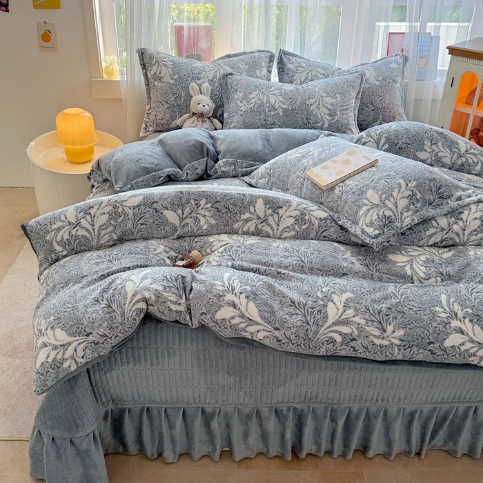 91家纺网 家纺一手货源 找家纺 鸿羽樱家纺《原伊菲晓》 2025新款花仙子系列印花牛奶绒床盖炕垫炕盖四件套-云裳 云裳-可可之梦