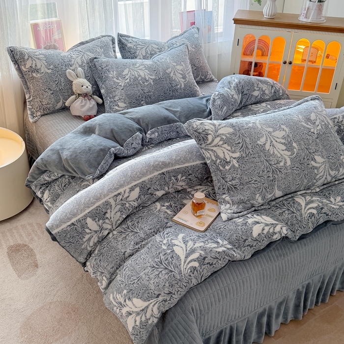 91家纺网 家纺一手货源 找家纺 鸿羽樱家纺《原伊菲晓》 2025新款花仙子系列印花牛奶绒床盖炕垫炕盖四件套-云裳 云裳-可可之梦