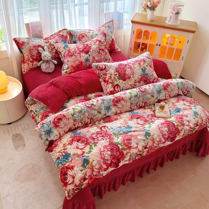 91家纺网 家纺一手货源 找家纺 鸿羽樱家纺《原伊菲晓》 2025新款花仙子系列印花牛奶绒床盖炕垫炕盖四件套-云裳 云裳-牡丹倾城红