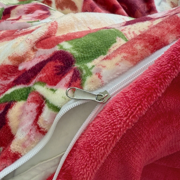 91家纺网 家纺一手货源 找家纺 鸿羽樱家纺《原伊菲晓》 2025新款花仙子系列印花牛奶绒床盖炕垫炕盖四件套-云裳 云裳-牡丹倾城红