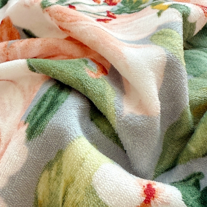 91家纺网 家纺一手货源 找家纺 鸿羽樱家纺《原伊菲晓》 2025新款花仙子系列印花牛奶绒床盖炕垫炕盖四件套-云裳 云裳-牡丹倾城绿