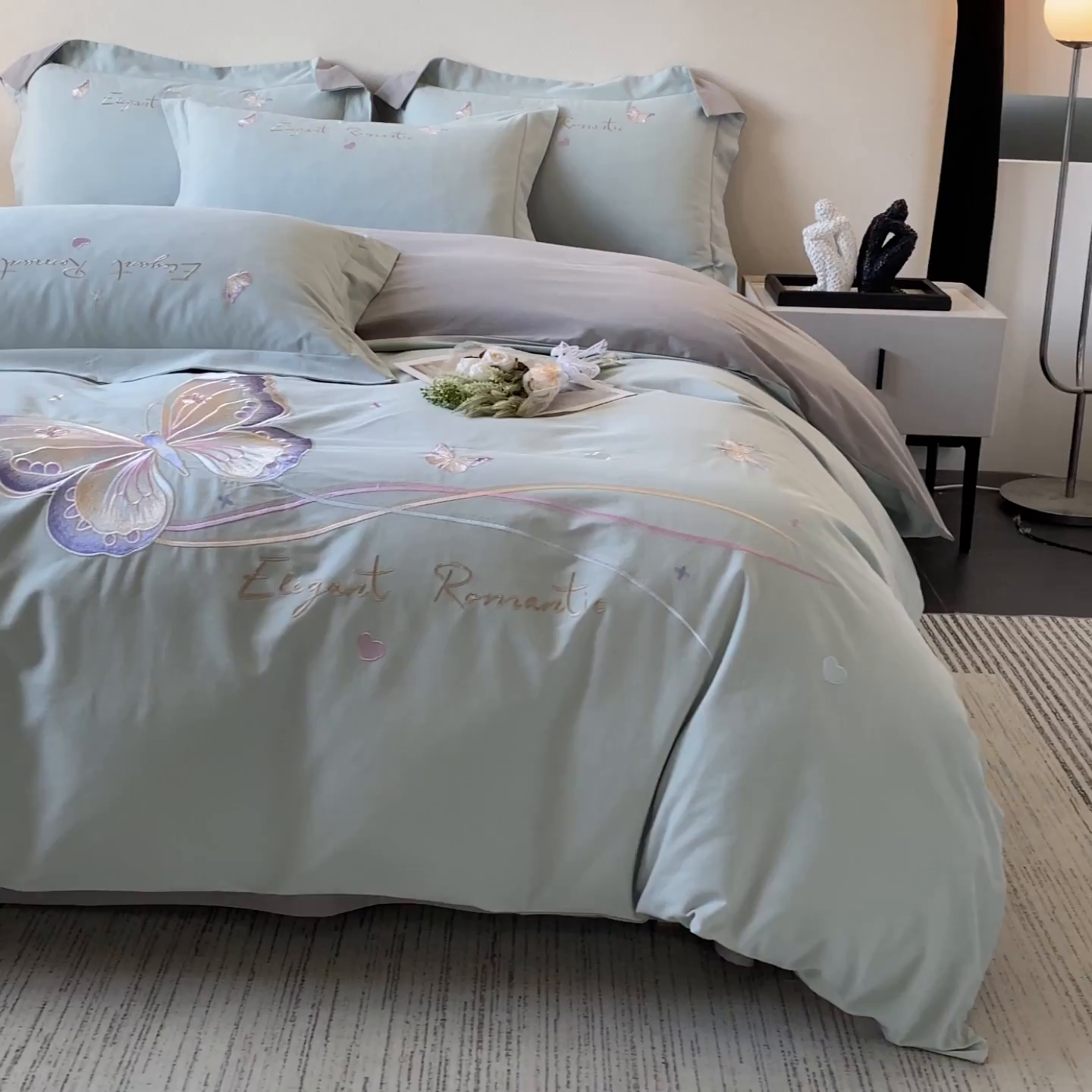 91家纺网 家纺一手货源 找家纺 桃园 新款纯棉全棉长绒棉磨毛不掉毛四件套高端礼盒-蝶町系列（包含买家秀） 飘蓝