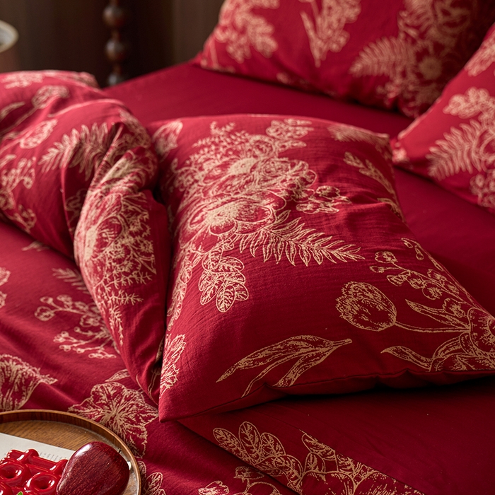 91家纺网 家纺一手货源 找家纺 千朵森 2025新款全棉色织提花大红婚庆四件套 囍韵繁花