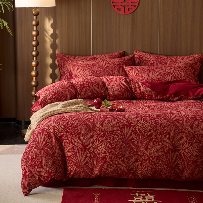 91家纺网 家纺一手货源 找家纺 千朵森 2025新款全棉色织提花大红婚庆四件套 叶语传喜