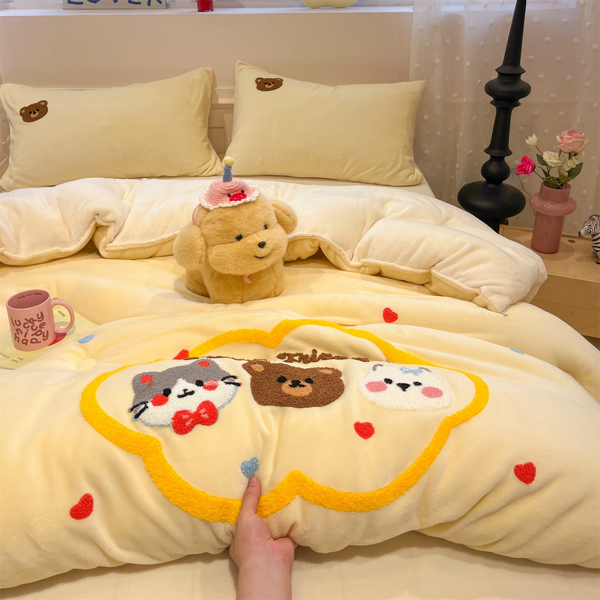 91家纺网 家纺一手货源 找家纺 星座家纺 2025新品牛奶绒毛巾绣冬被 被子被芯 冬被-萌宠奶油