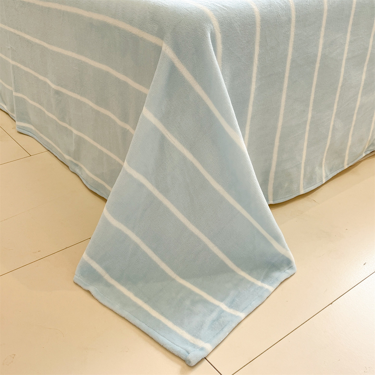 91家纺网 家纺一手货源 找家纺 星座家纺 2025新品牛奶绒毛巾绣冬被 被子被芯 冬被-春日漫游