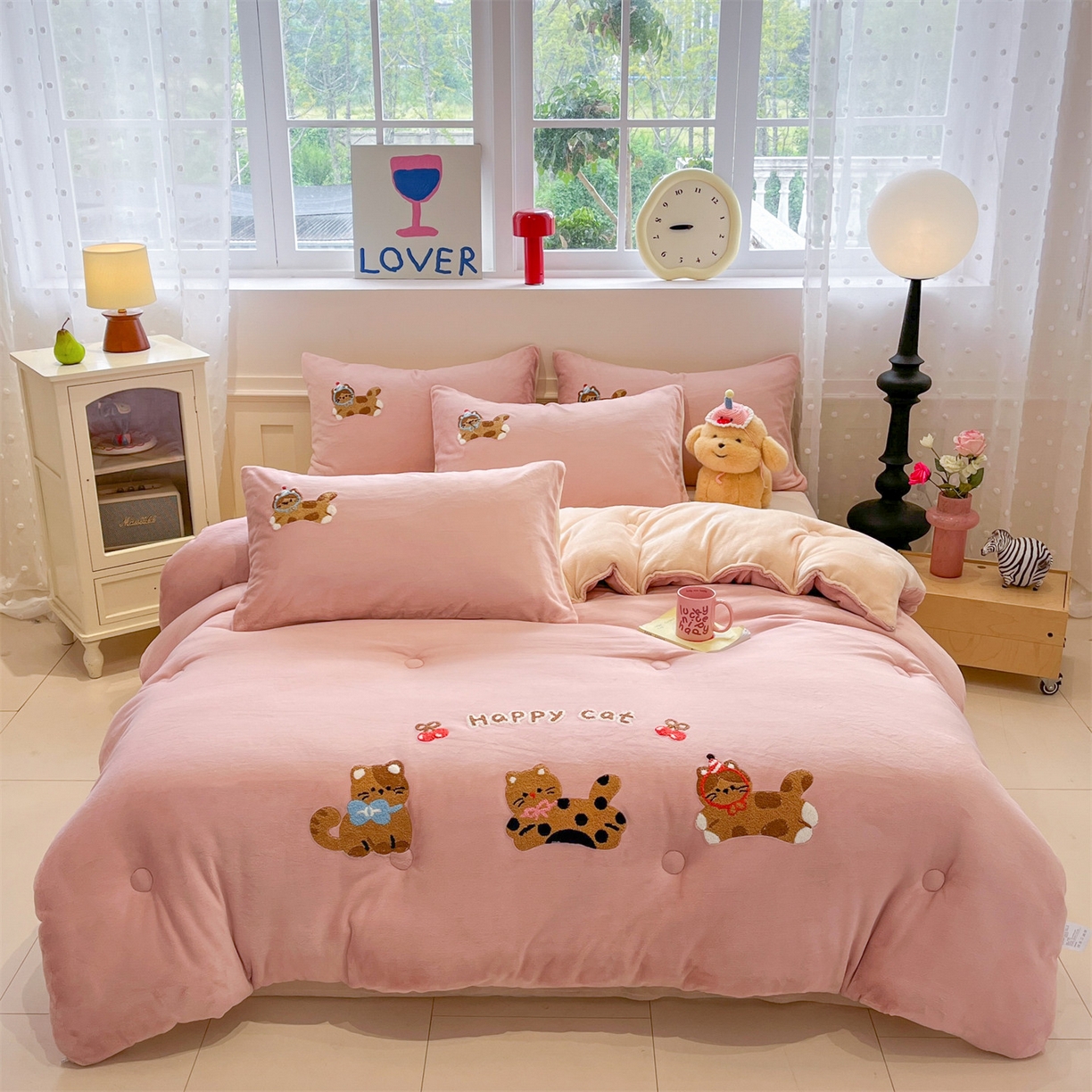 91家纺网 家纺一手货源 找家纺 星座家纺 2025新品牛奶绒毛巾绣冬被 被子被芯 冬被-粉糯猫咪