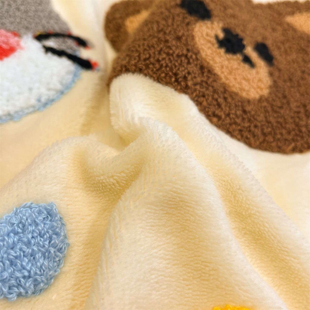 91家纺网 家纺一手货源 找家纺 星座家纺 2025新品牛奶绒毛巾绣冬被 被子被芯 冬被-萌宠奶油