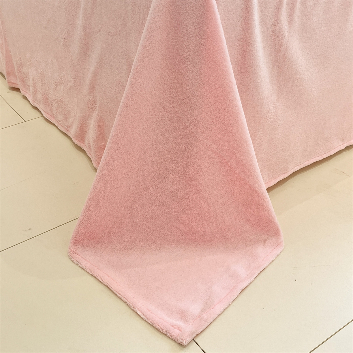 91家纺网 家纺一手货源 找家纺 星座家纺 2025新品牛奶绒毛巾绣冬被 被子被芯 冬被-萌汪乐园