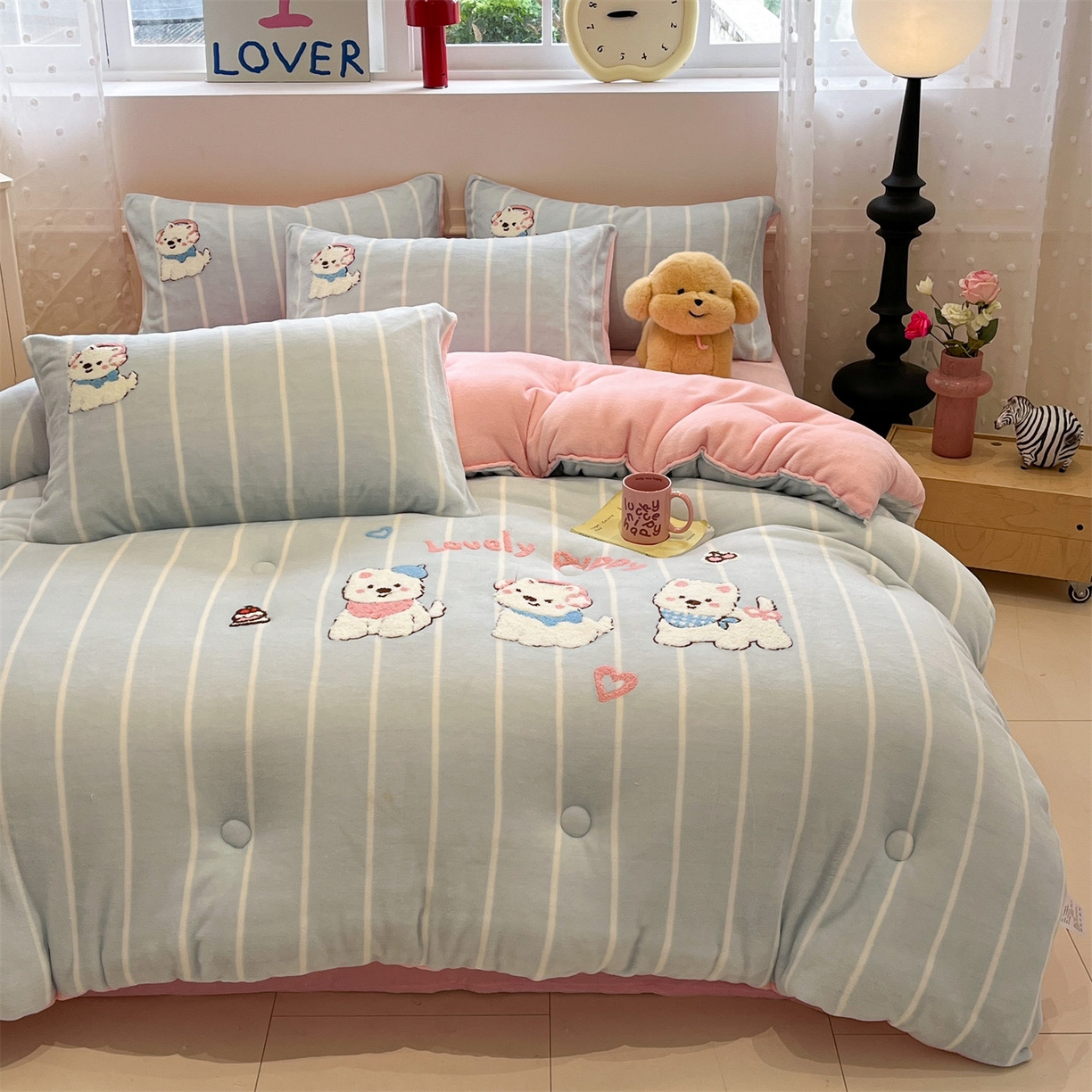 91家纺网 家纺一手货源 找家纺 星座家纺 2025新品牛奶绒毛巾绣冬被 被子被芯 冬被-萌汪乐园