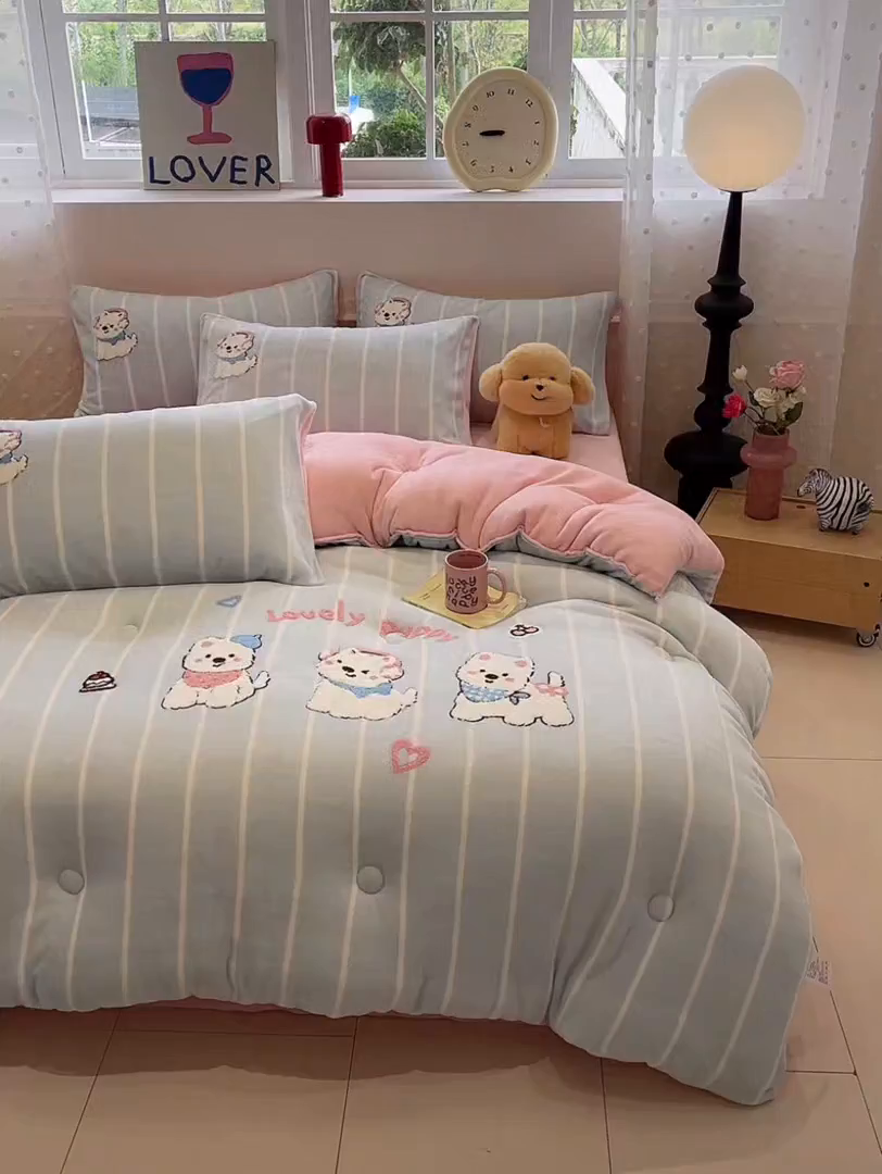 91家纺网 家纺一手货源 找家纺 星座家纺 2025新品牛奶绒毛巾绣冬被 被子被芯 冬被-萌汪乐园