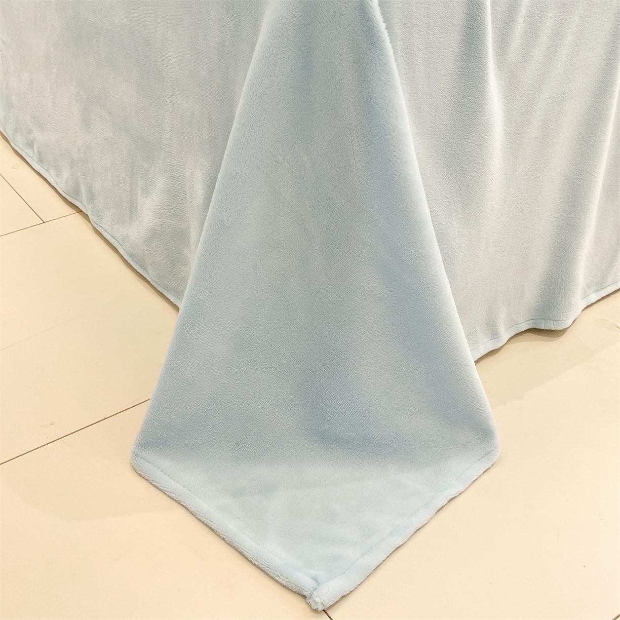 91家纺网 家纺一手货源 找家纺 星座家纺 2025新品牛奶绒毛巾绣冬被 被子被芯 冬被-企鹅伙伴