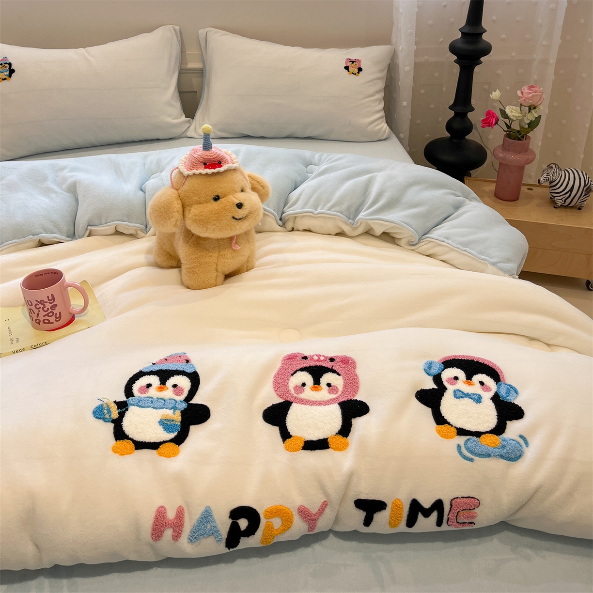 91家纺网 家纺一手货源 找家纺 星座家纺 2025新品牛奶绒毛巾绣冬被 被子被芯 冬被-企鹅伙伴