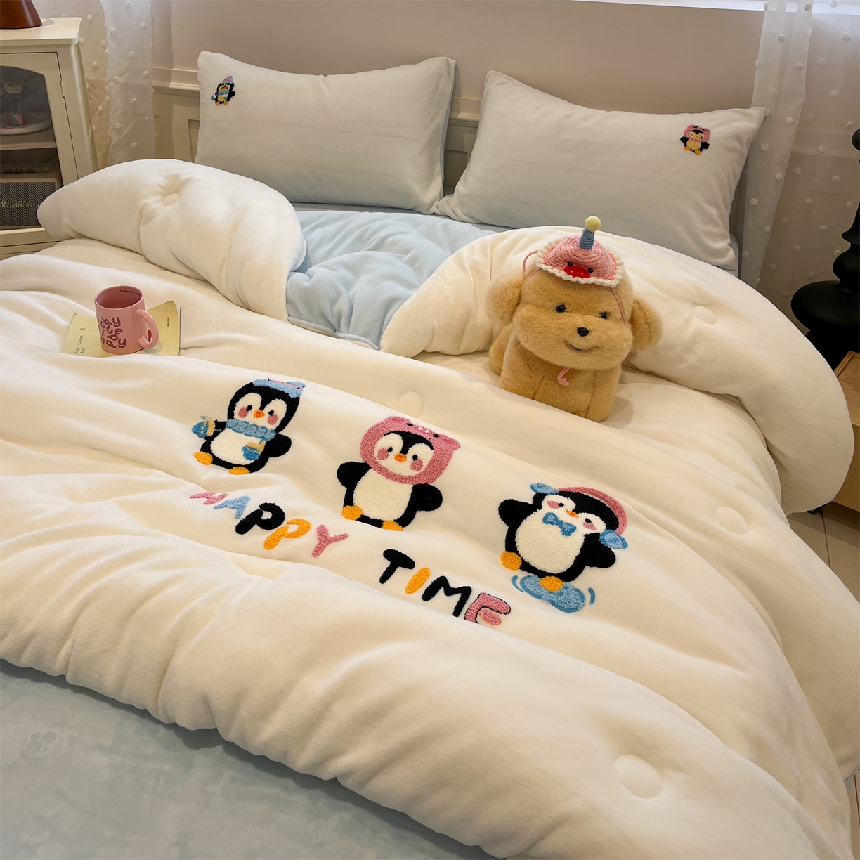 91家纺网 家纺一手货源 找家纺 星座家纺 2025新品牛奶绒毛巾绣冬被 被子被芯 冬被-企鹅伙伴