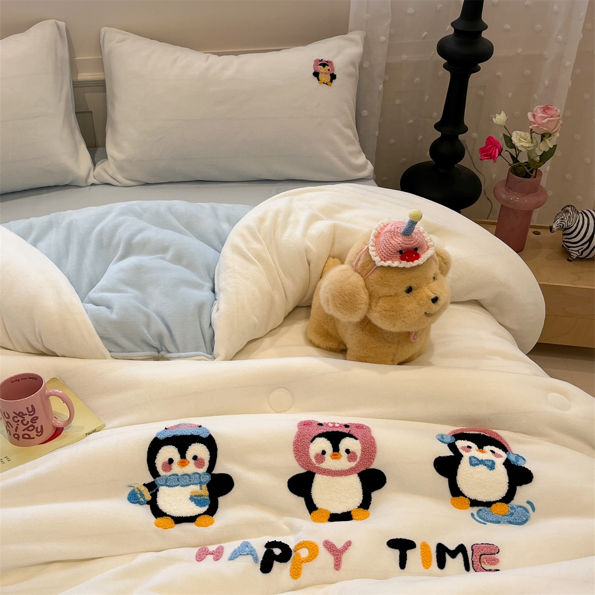 91家纺网 家纺一手货源 找家纺 星座家纺 2025新品牛奶绒毛巾绣冬被 被子被芯 冬被-企鹅伙伴