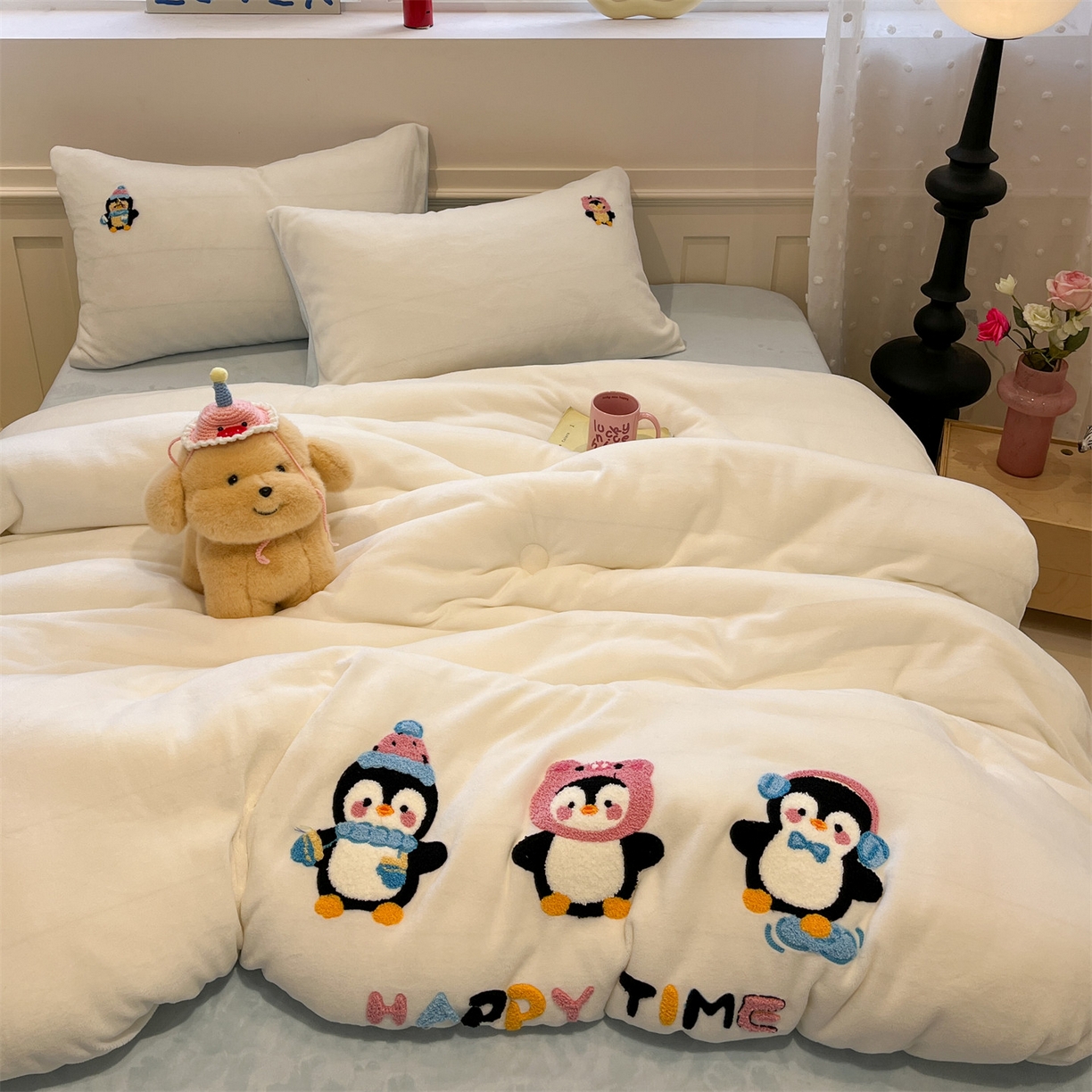 91家纺网 家纺一手货源 找家纺 星座家纺 2025新品牛奶绒毛巾绣冬被 被子被芯 冬被-企鹅伙伴