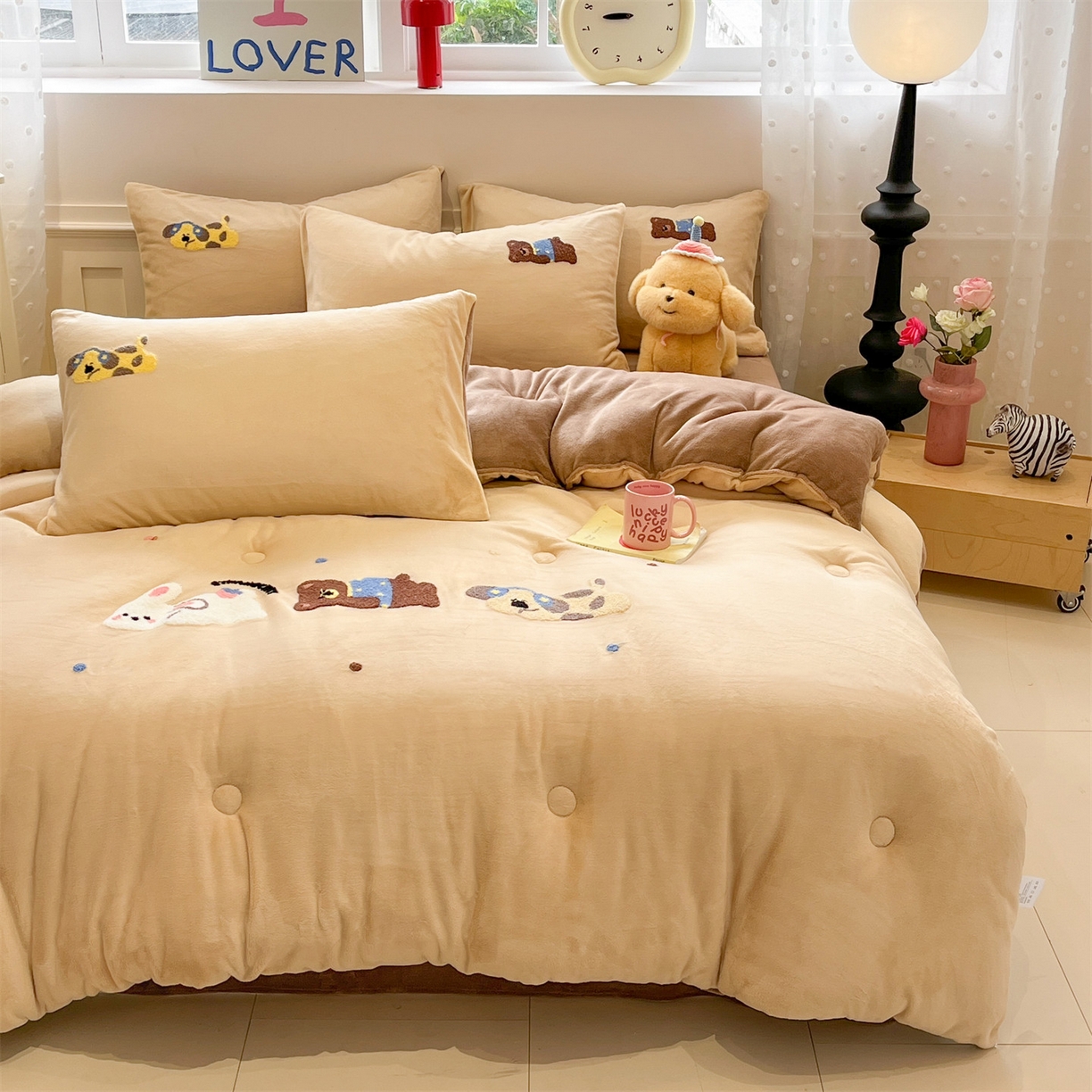 91家纺网 家纺一手货源 找家纺 星座家纺 2025新品牛奶绒毛巾绣冬被 被子被芯 冬被-森林派对