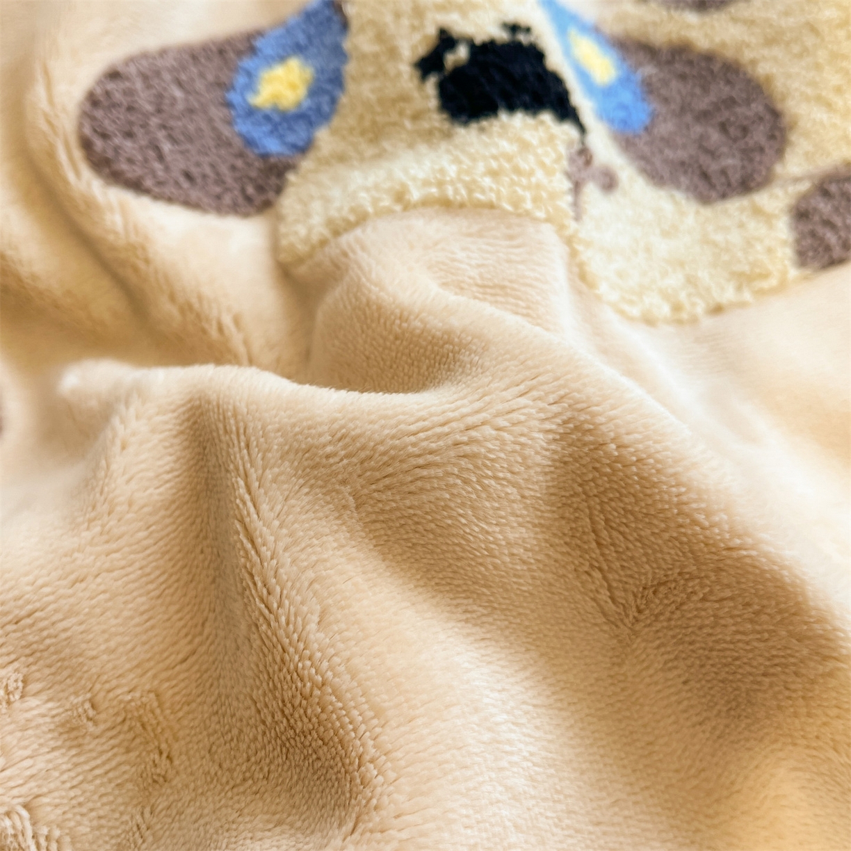 91家纺网 家纺一手货源 找家纺 星座家纺 2025新品牛奶绒毛巾绣冬被 被子被芯 冬被-森林派对