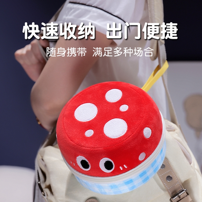 91家纺网 家纺一手货源 找家纺 仟亿莱 2025新款果蔬记忆棉u枕套盒 红蘑菇蓝格收纳