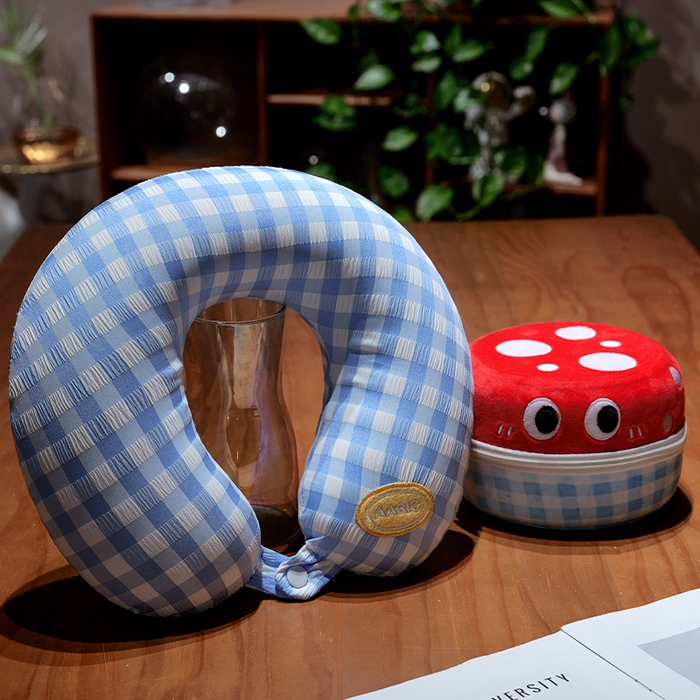 91家纺网 家纺一手货源 找家纺 仟亿莱 2025新款果蔬记忆棉u枕套盒 红蘑菇蓝格收纳