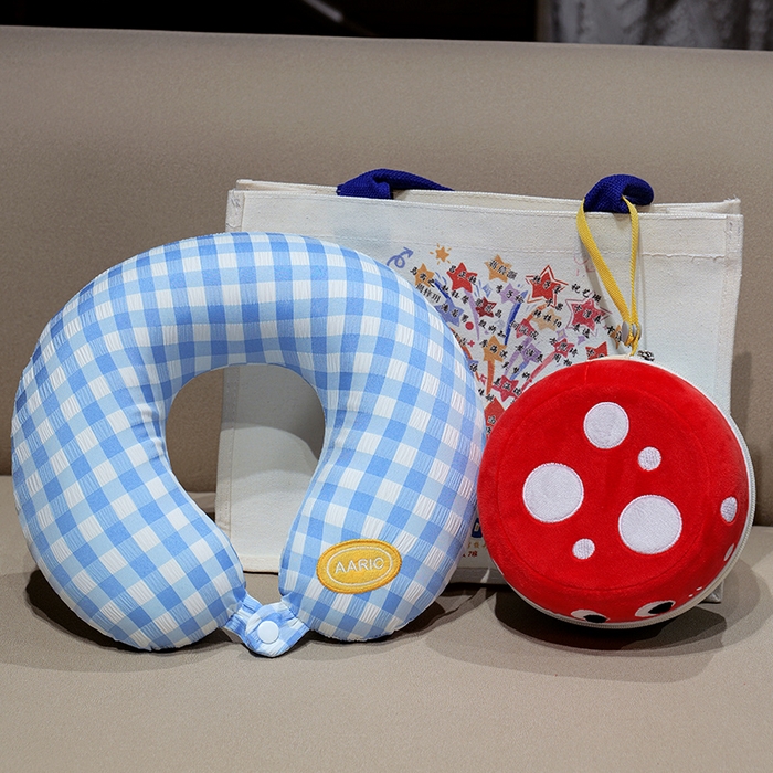 91家纺网 家纺一手货源 找家纺 仟亿莱 2025新款果蔬记忆棉u枕套盒 红蘑菇蓝格收纳