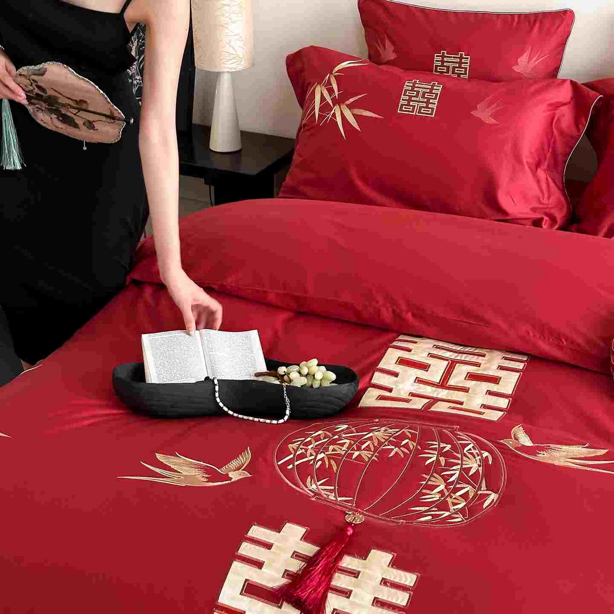 91家纺网 家纺一手货源 找家纺 （总）西西家居 2025新款长绒棉高密度提花拼接大红婚庆四件套-双囍临门（会员-20元 各平台严格控价劵后不低于388元起）