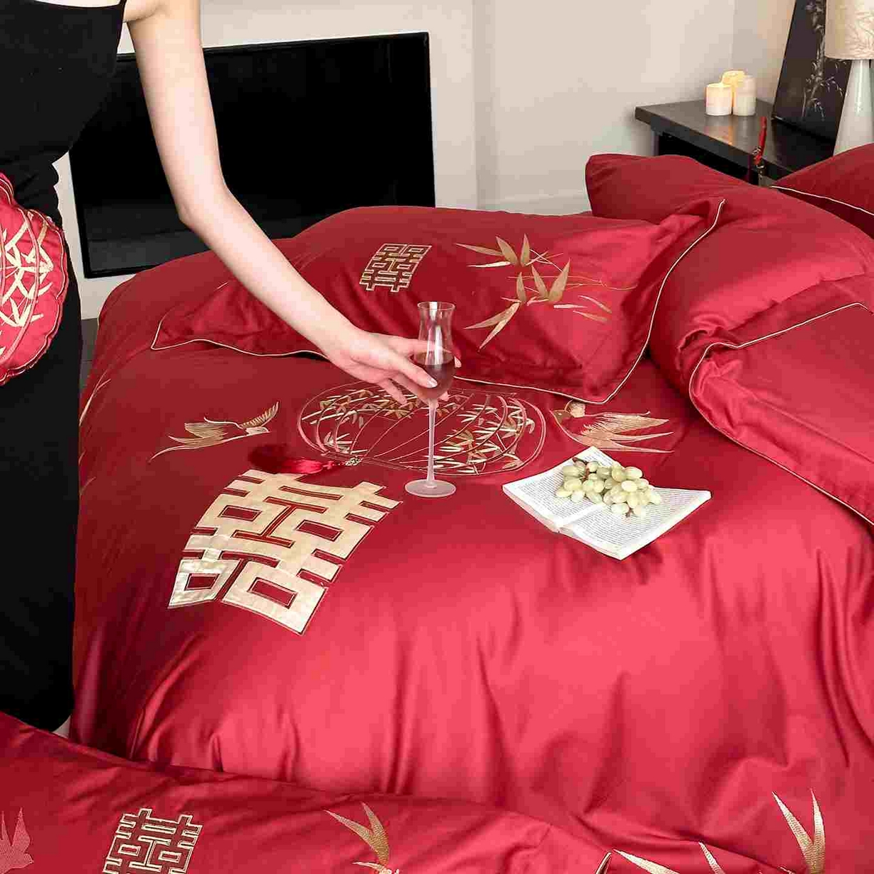 91家纺网 家纺一手货源 找家纺 （总）西西家居 2025新款长绒棉高密度提花拼接大红婚庆四件套-双囍临门（会员-20元 各平台严格控价劵后不低于388元起）