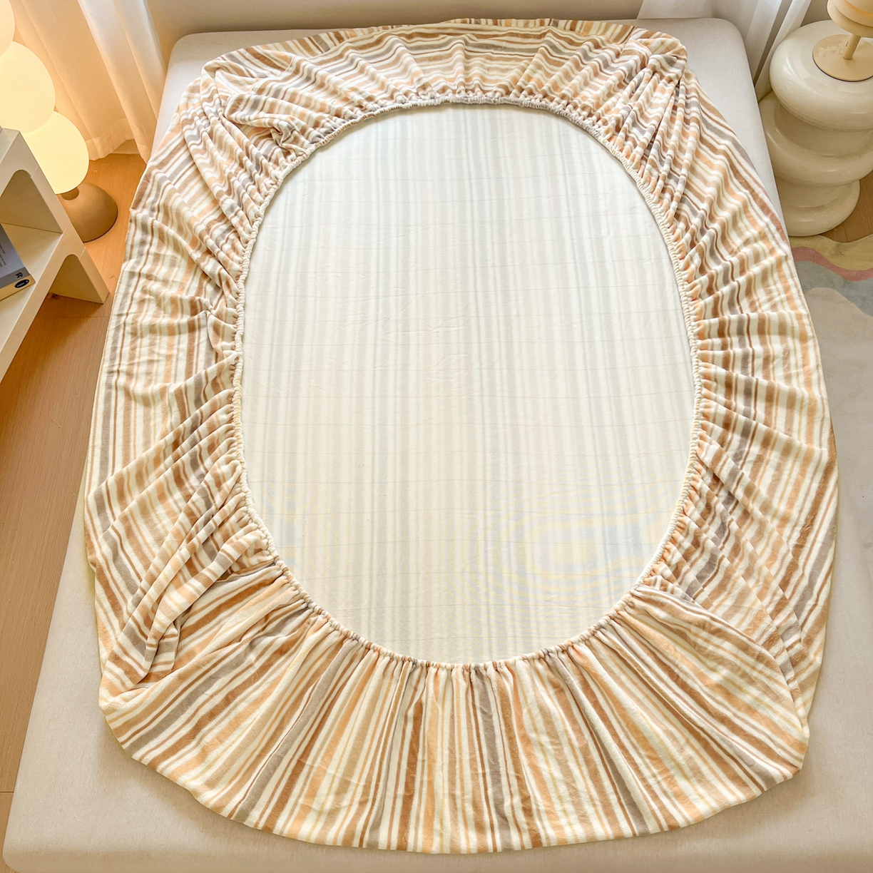 91家纺网 家纺一手货源 找家纺 乐美家纺 2025新款A类高克重刺绣牛奶绒床笠三件套 小熊奶盖