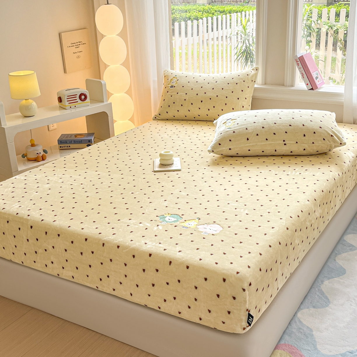 91家纺网 家纺一手货源 找家纺 乐美家纺 2025新款A类高克重刺绣牛奶绒床笠三件套 萌宠派对