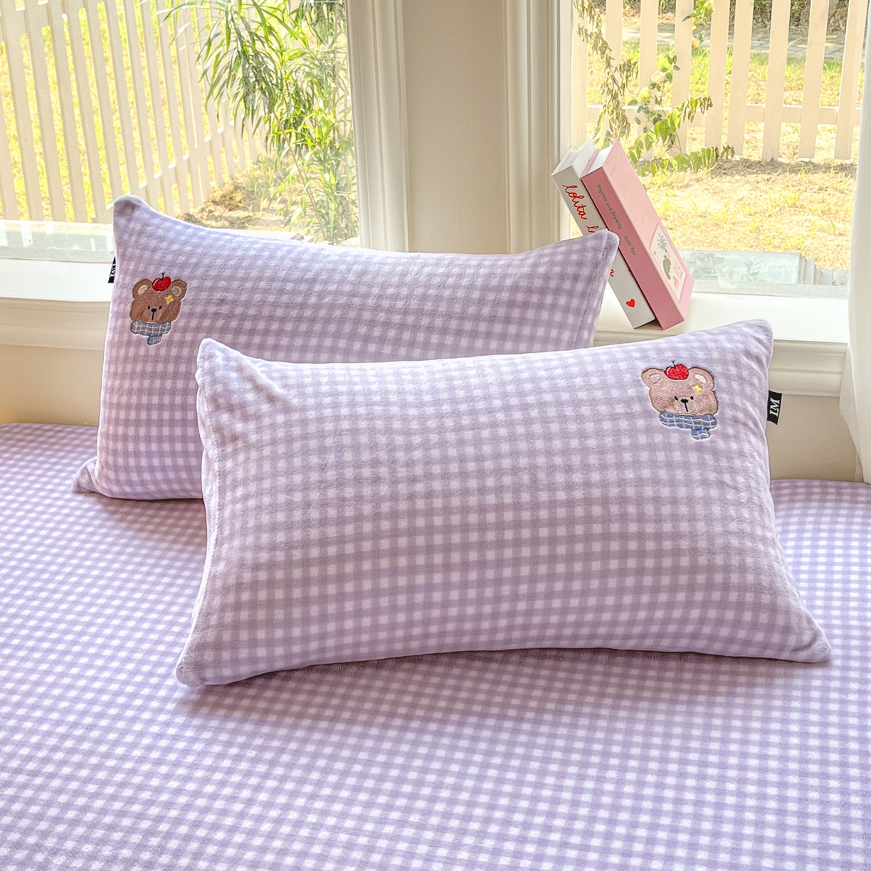 91家纺网 家纺一手货源 找家纺 乐美家纺 2025新款A类高克重刺绣牛奶绒床笠三件套 熊熊派对