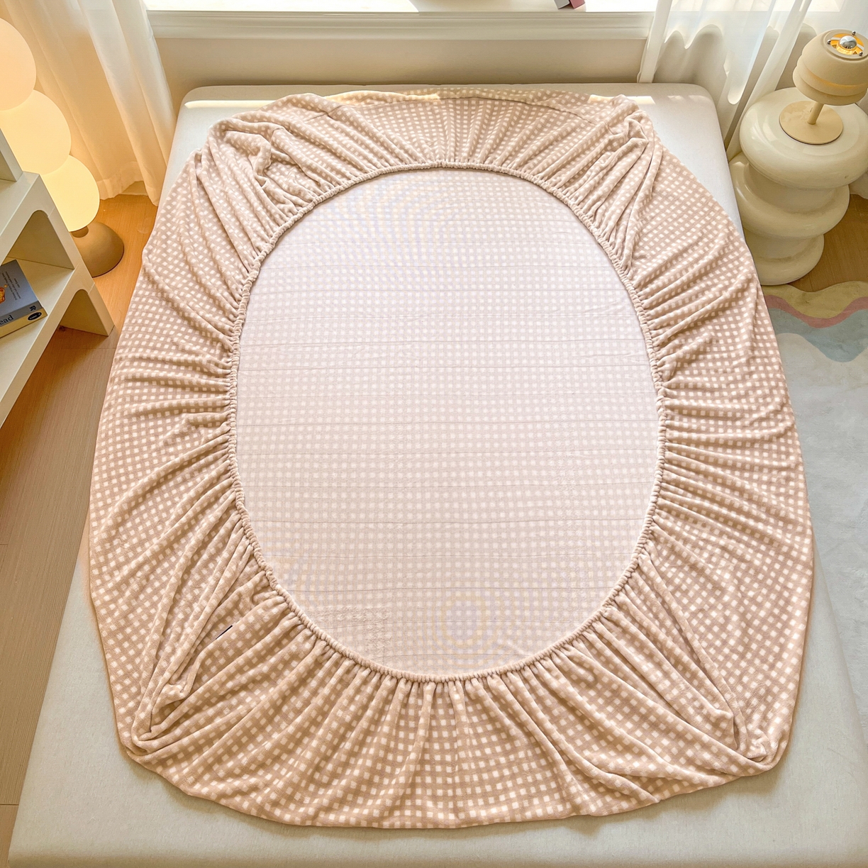 91家纺网 家纺一手货源 找家纺 乐美家纺 2025新款A类高克重刺绣牛奶绒床笠三件套 好朋狗