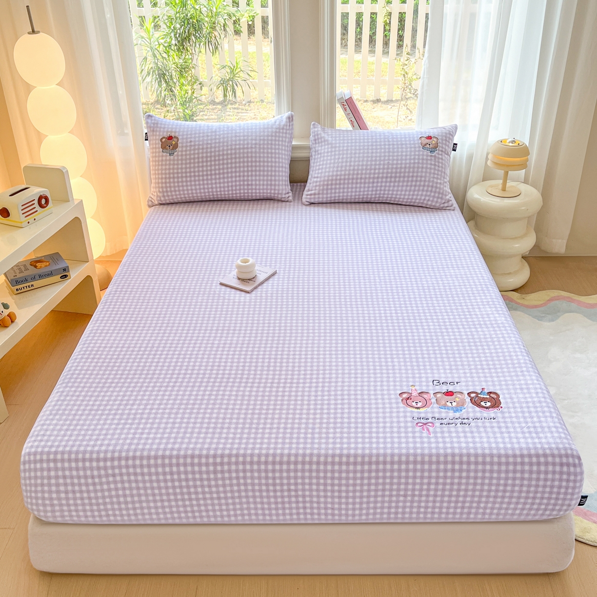 91家纺网 家纺一手货源 找家纺 乐美家纺 2025新款A类高克重刺绣牛奶绒床笠三件套 熊熊派对