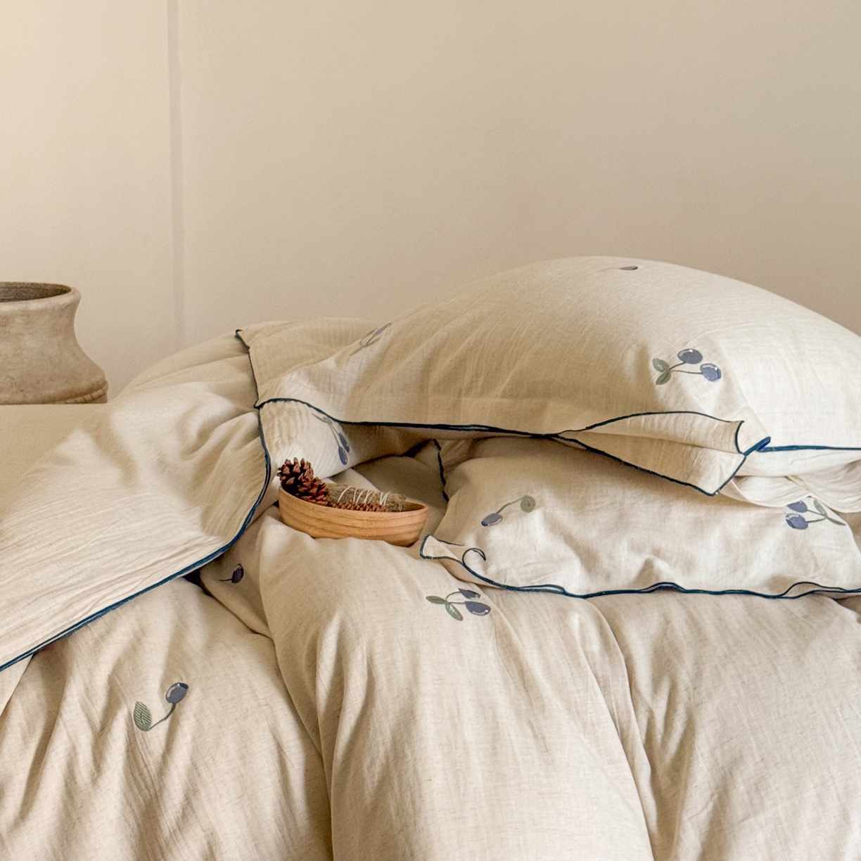 91家纺网 家纺一手货源 找家纺 （总）华超针织 2025新款棉麻密拷边刺绣四件套-蓝莓