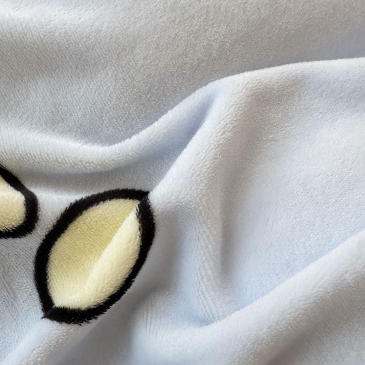 91家纺网 家纺一手货源 找家纺 一霖家纺 2025新款大版卡通牛奶绒四件套 俏皮小新-蓝