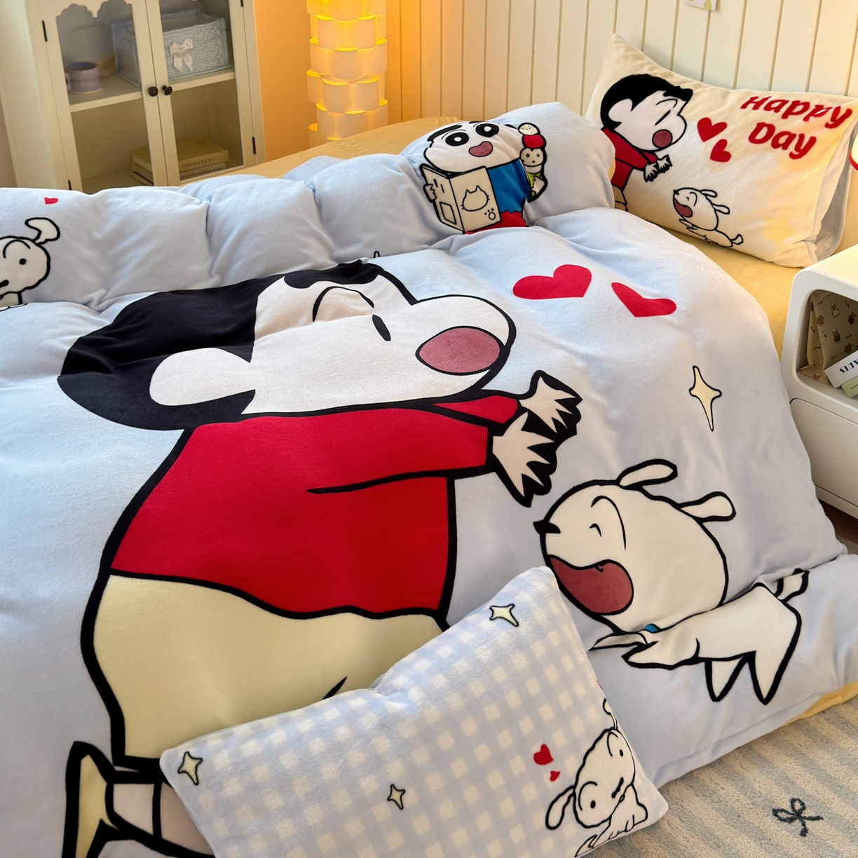 91家纺网 家纺一手货源 找家纺 一霖家纺 2025新款大版卡通牛奶绒四件套 俏皮小新-黄