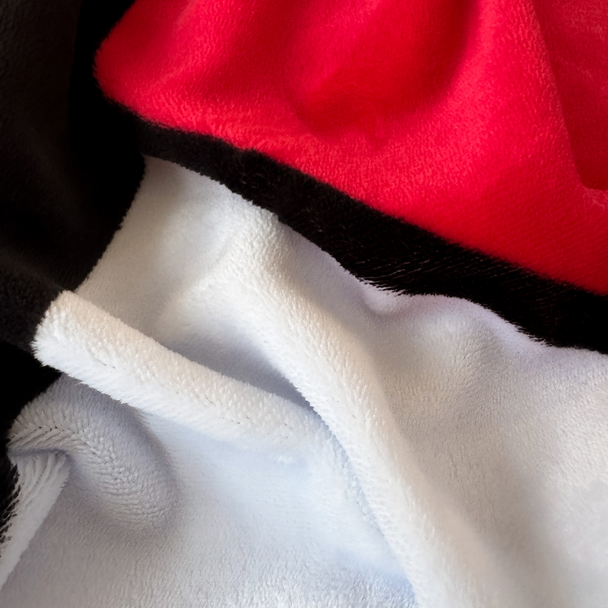 91家纺网 家纺一手货源 找家纺 一霖家纺 2025新款大版卡通牛奶绒四件套 俏皮小新-黄