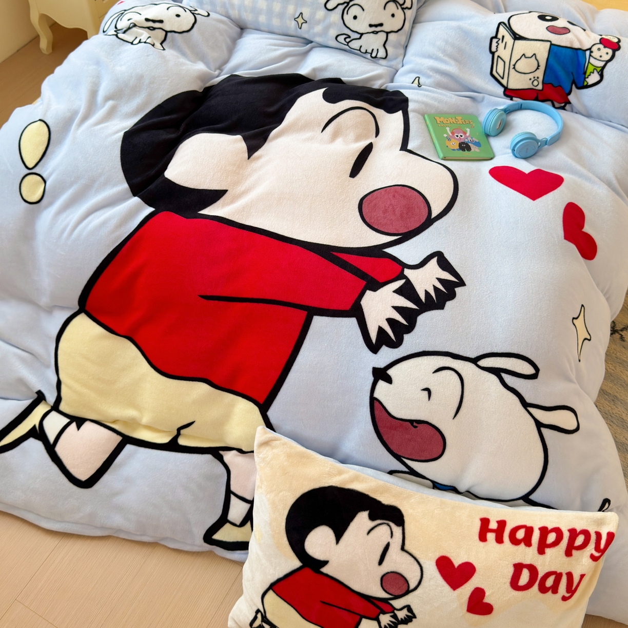 91家纺网 家纺一手货源 找家纺 一霖家纺 2025新款大版卡通牛奶绒四件套 俏皮小新-黄